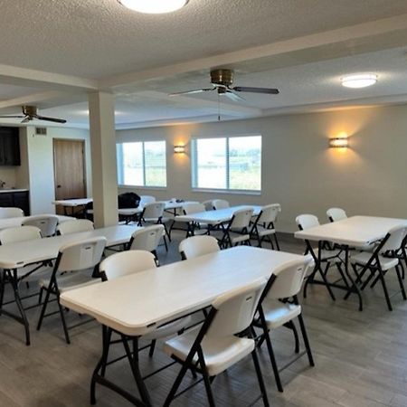 劳伦斯堡红屋顶酒店 外观 照片