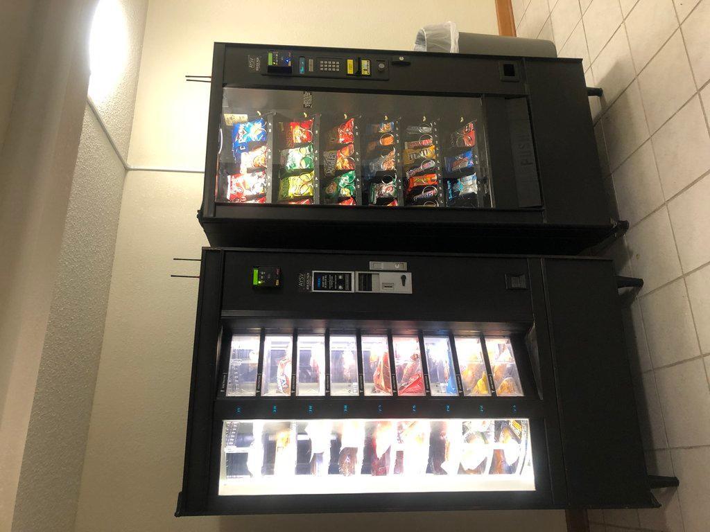 劳伦斯堡红屋顶酒店 外观 照片