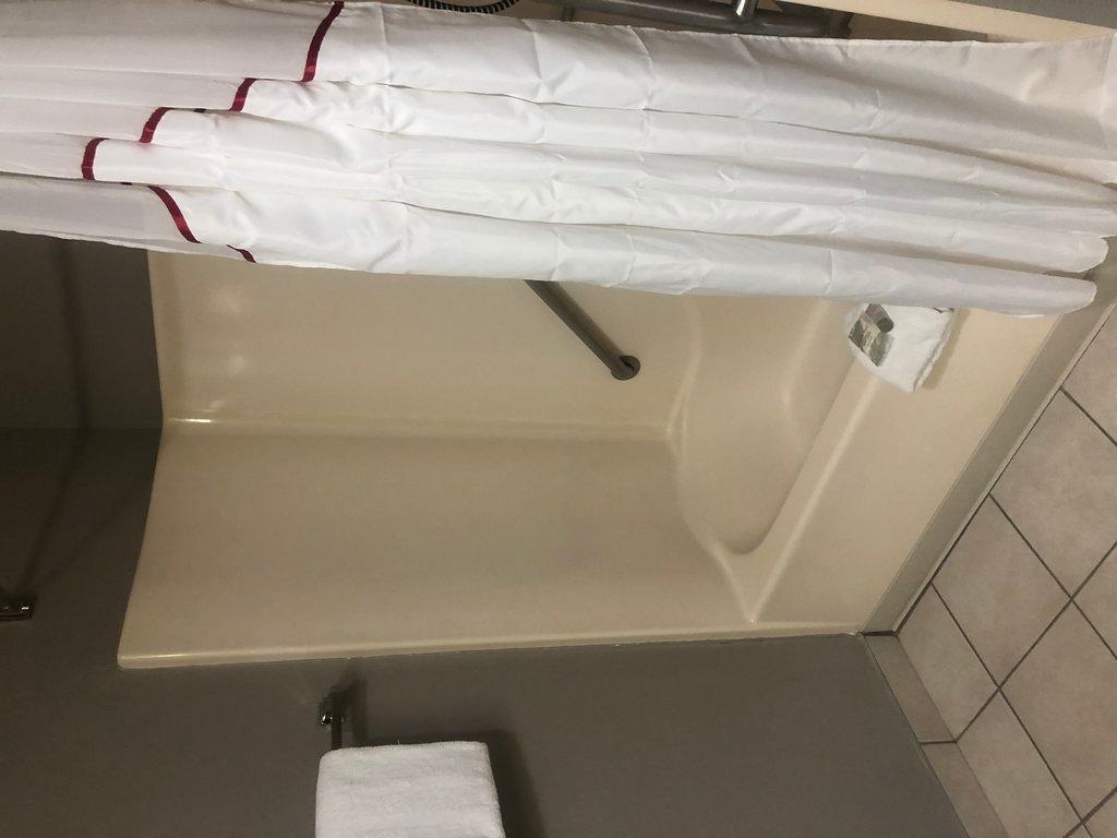 劳伦斯堡红屋顶酒店 外观 照片